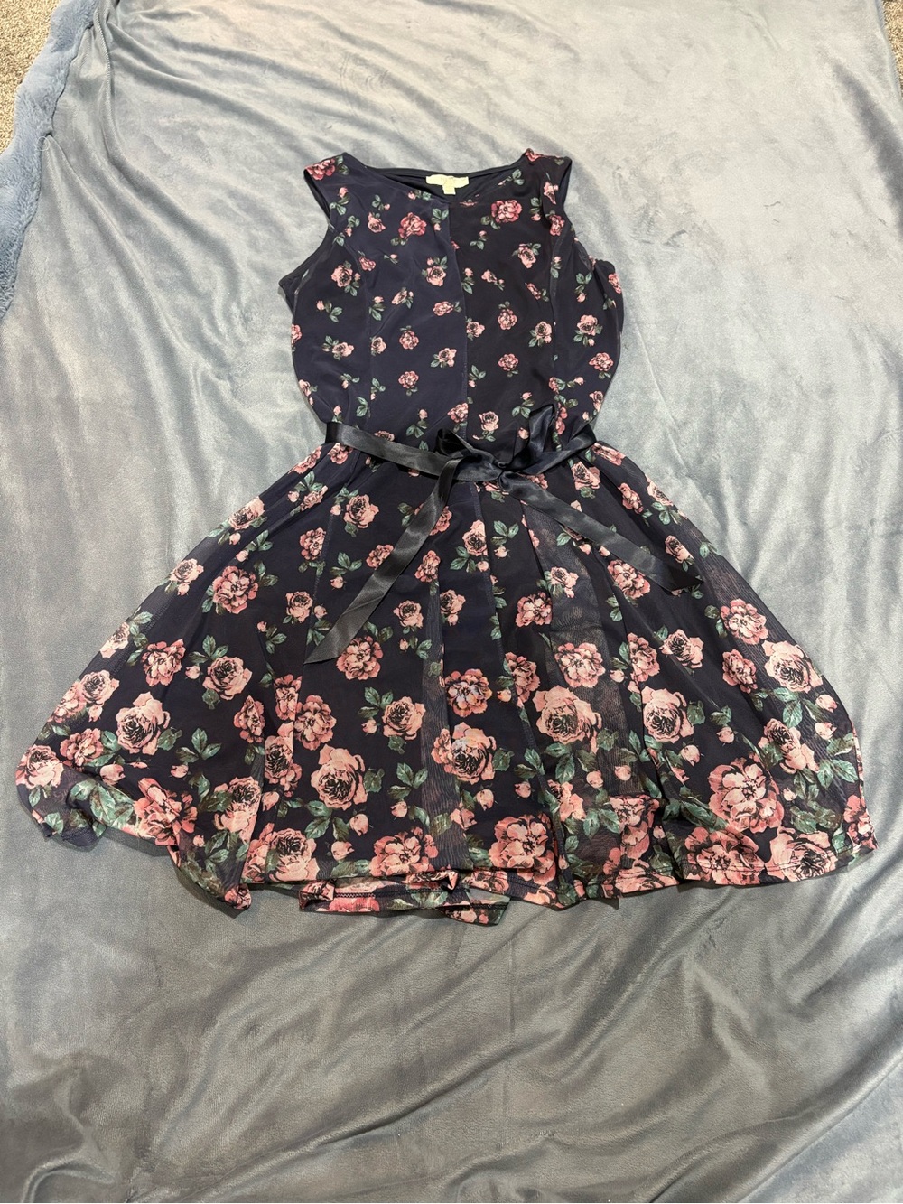 Has I Petite Navy Floral Chiffon Dress with Pink Roses. Cocktail dress. Size PXL